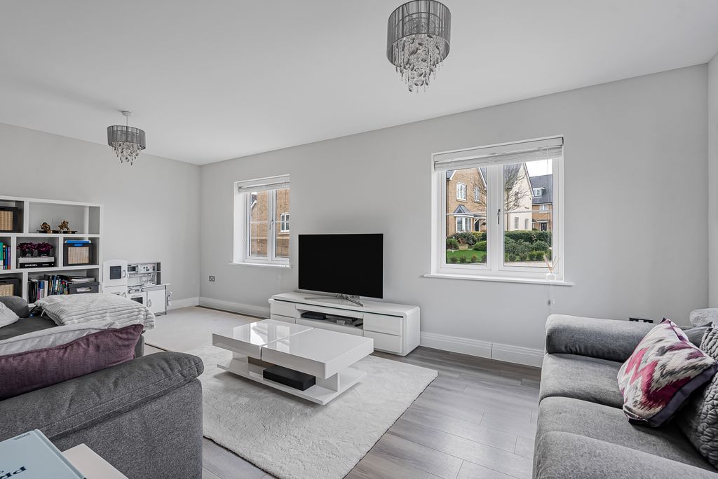 Property photo 3 of 21 Living Room