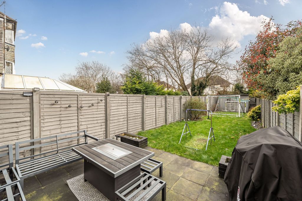 Property photo 3 of 18