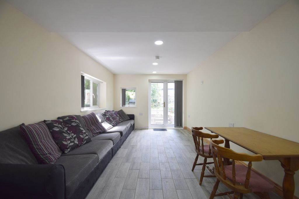 Property photo 2 of 14 Photo 2