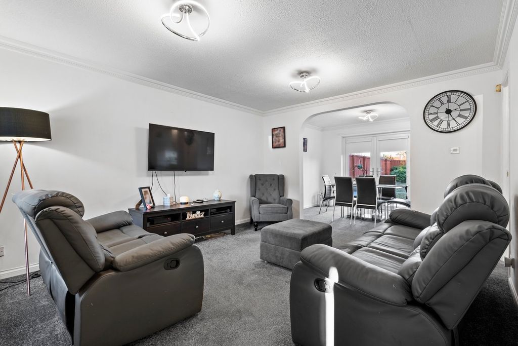 Property photo 2 of 24