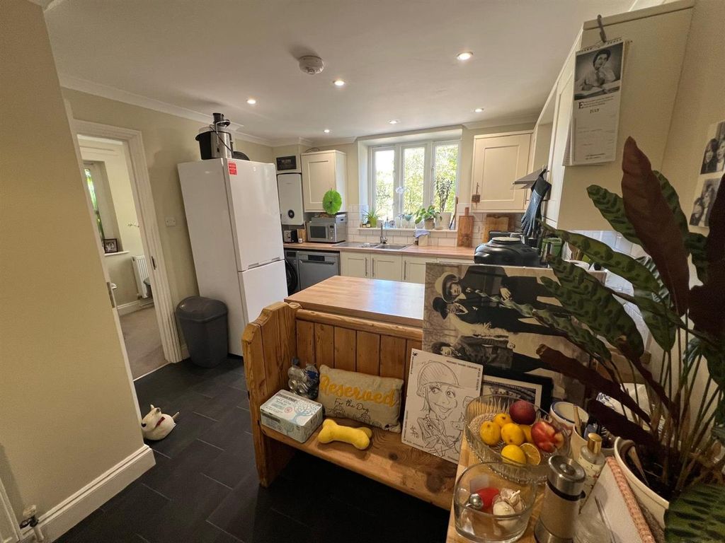 Property photo 3 of 24 Kitchen/Diner