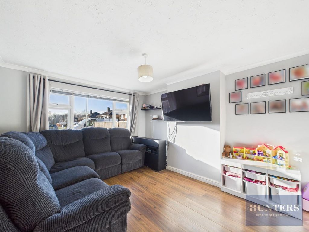 Property photo 3 of 22 Living Room