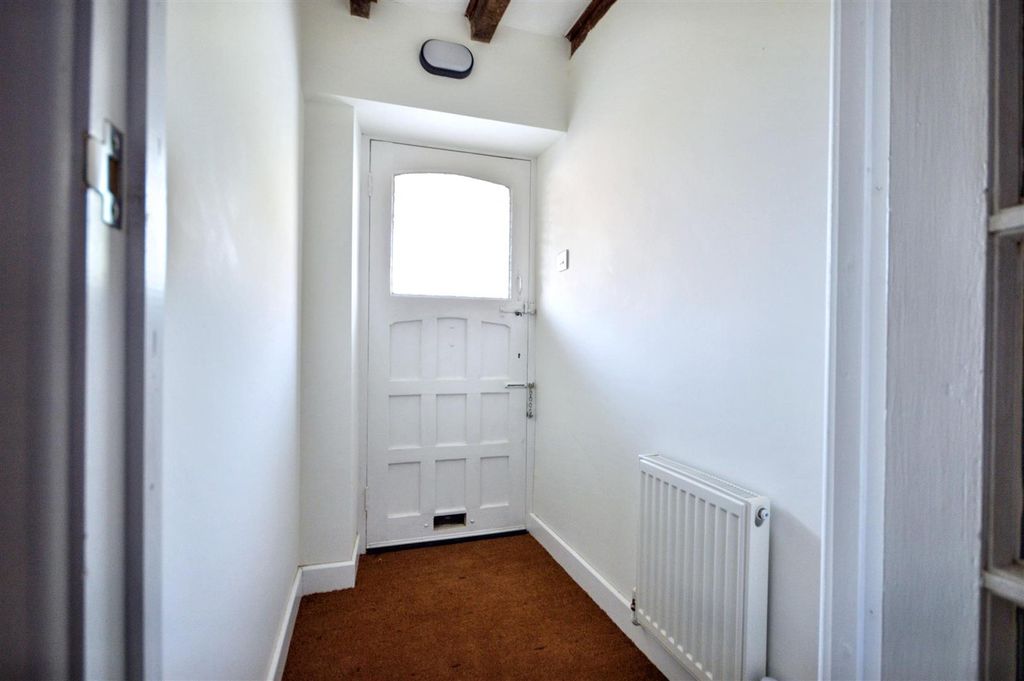 Property photo 3 of 34 Entrance Hall (1).Jpeg