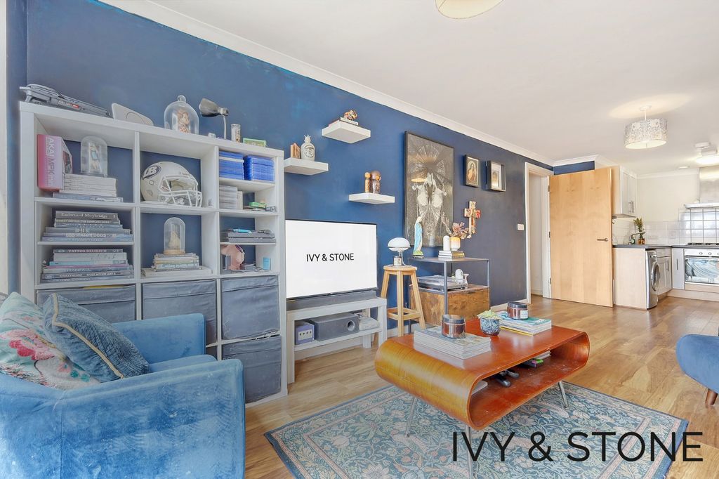 Property photo 1 of 16 4319330