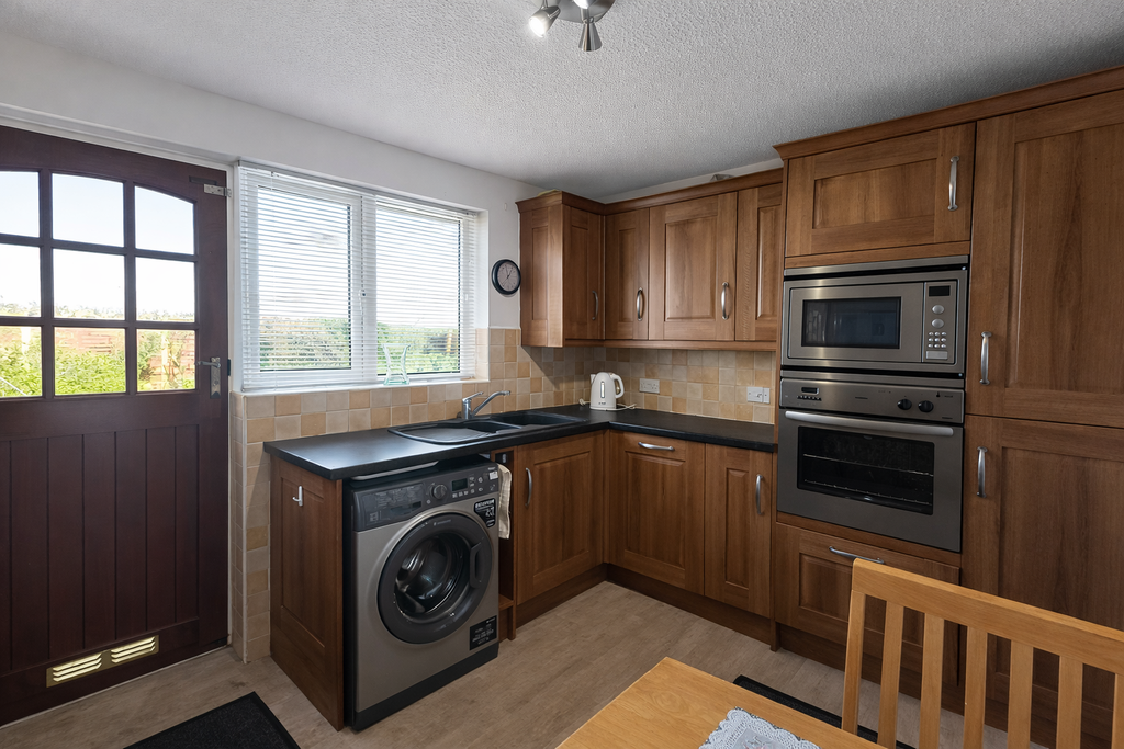 Property photo 3 of 13 Kitchen Diner