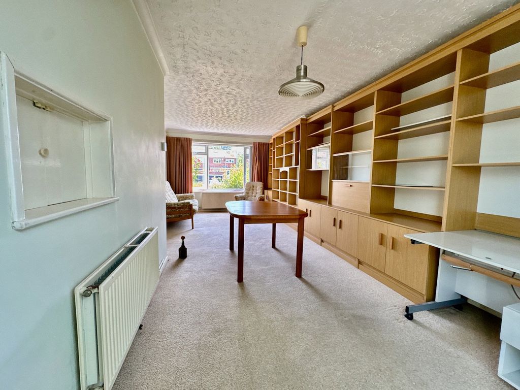 Property photo 3 of 14