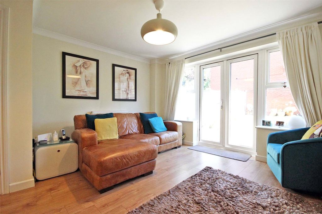 Property photo 2 of 16 Picture No. 05