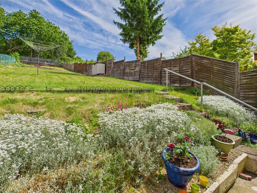 Property photo 3 of 13 Cam02119G0-Pr0403-Still011
