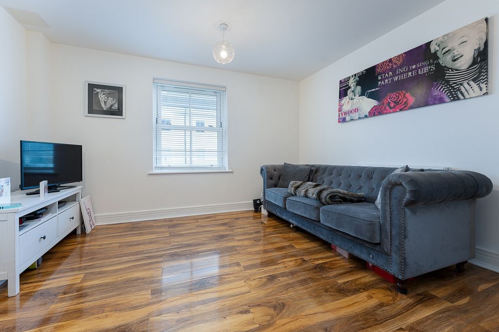 Property photo 3 of 21