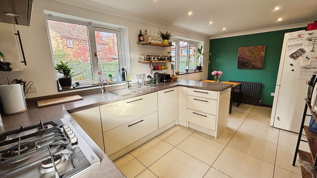 Property photo 2 of 12 Kitchen Diner