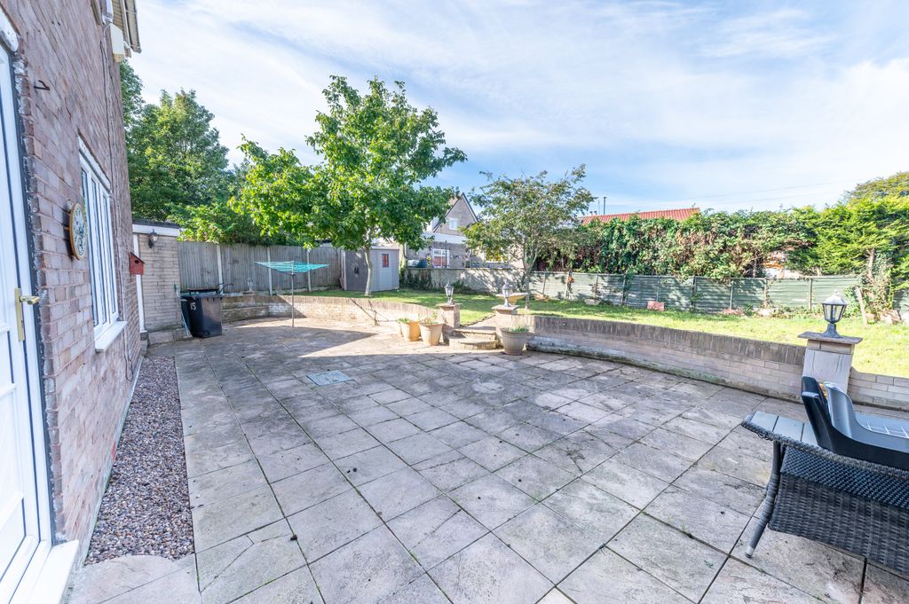 Property photo 2 of 20 6