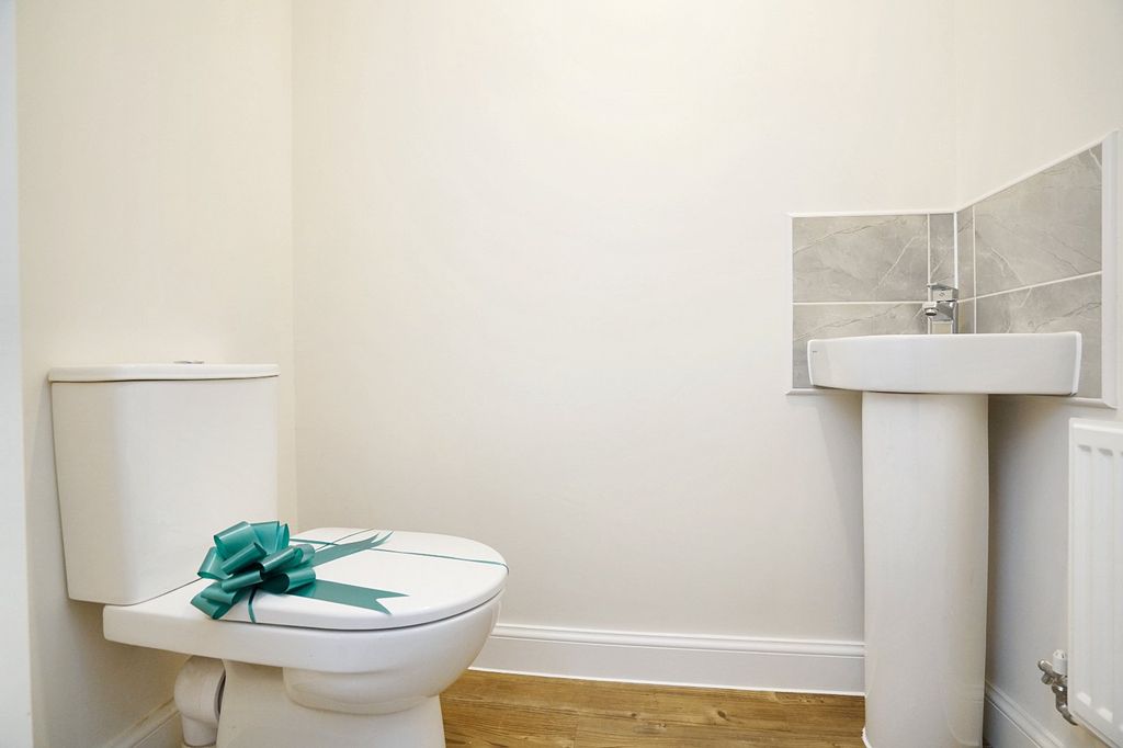 Additional image 13 of 4 bed end terrace house to rentWhite Lias Way, Upper Lighthorne, Leamington Spa, Warwickshire CV33