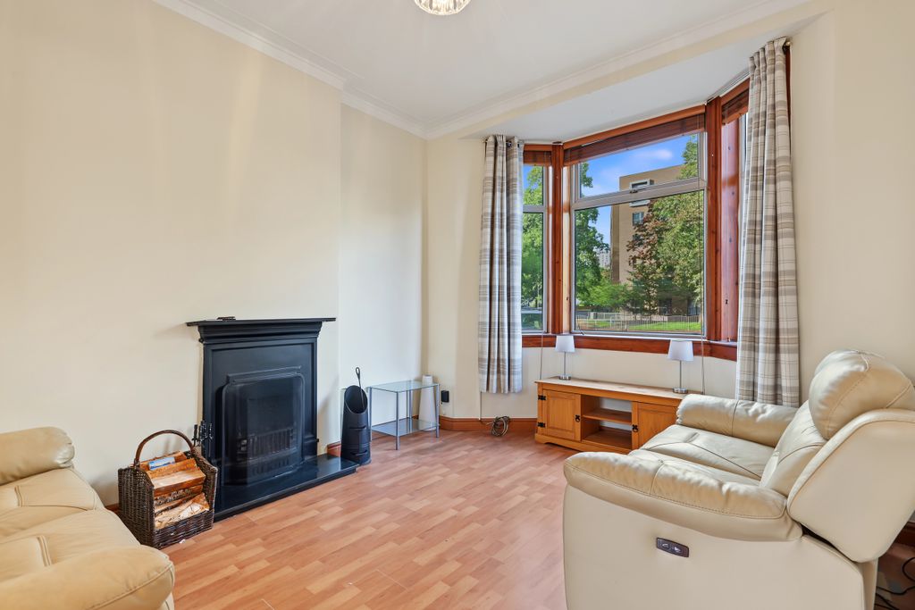 Property photo 2 of 35