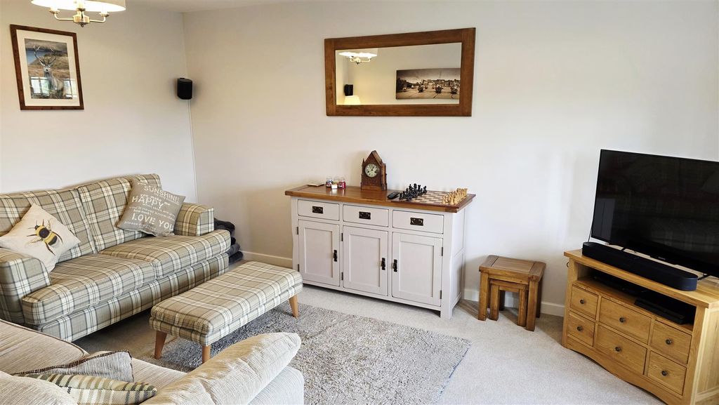 Property photo 3 of 18 14 Gardner Way 1.Jpg