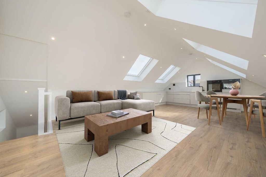 Property photo 1 of 4