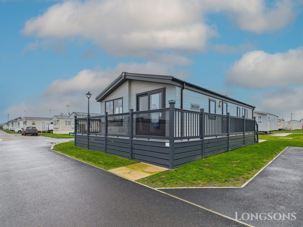 Property photo 1 of 19 Willerby Horsham