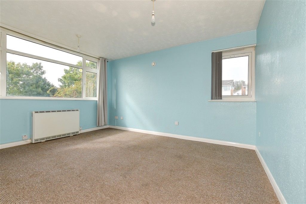 Property photo 2 of 10 Lounge