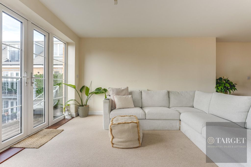 Property photo 2 of 20 Living Room