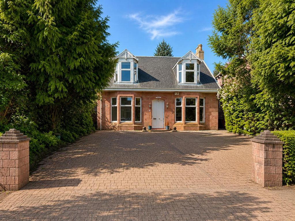 Property photo 1 of 21 External
