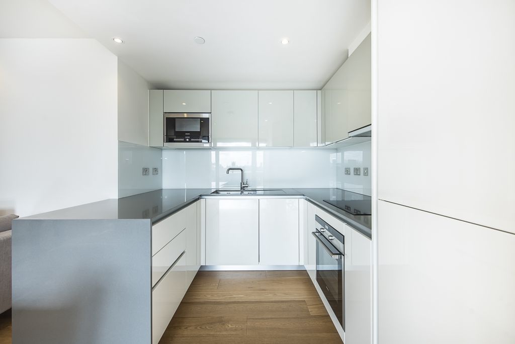 Property photo 2 of 9 Regents Wharf
