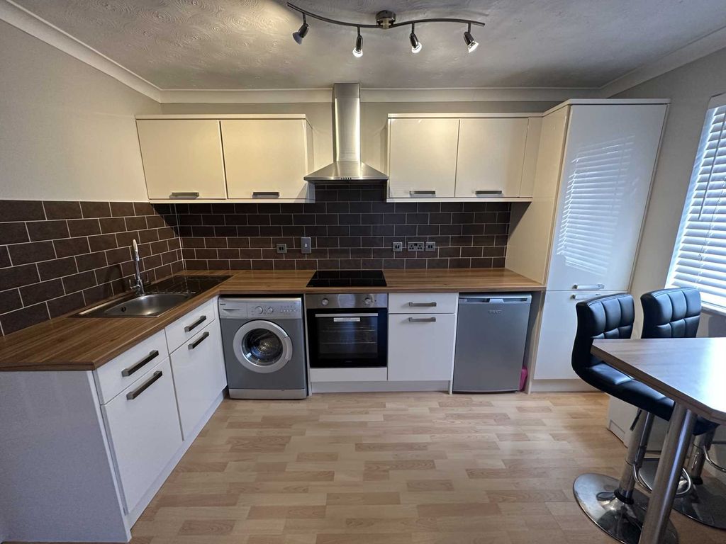 Property photo 1 of 4