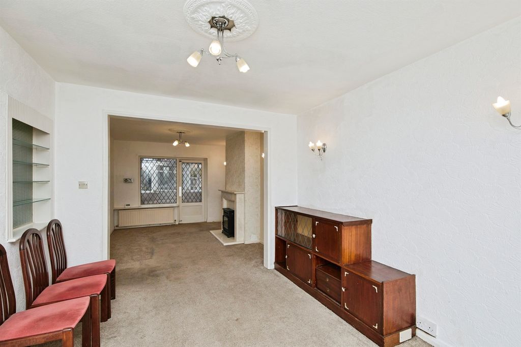 Property photo 3 of 19