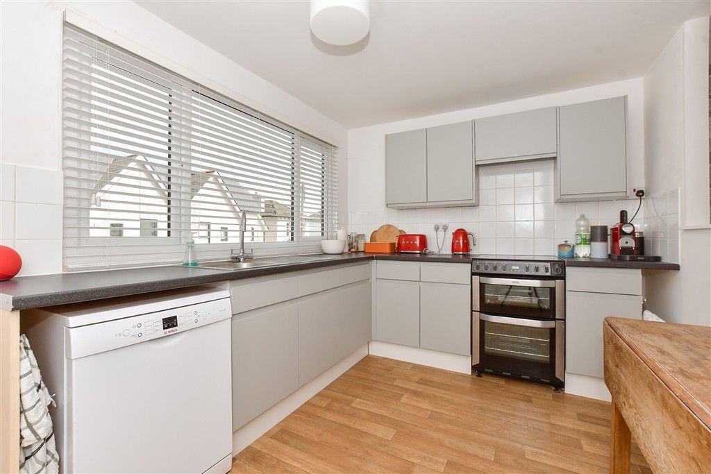 Property photo 3 of 12 Kitchen