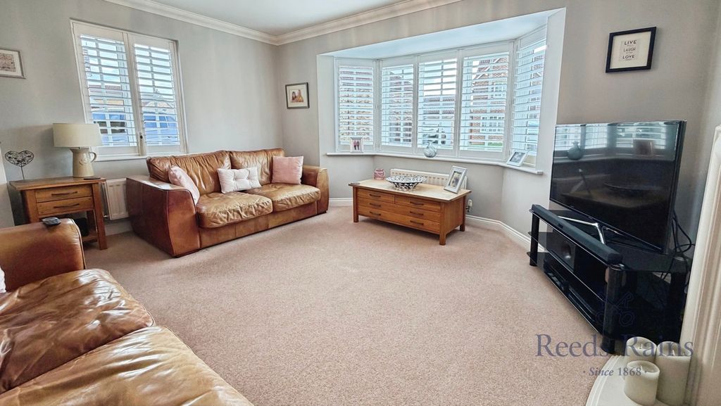 Property photo 3 of 16 Pbox-Img.Jpg