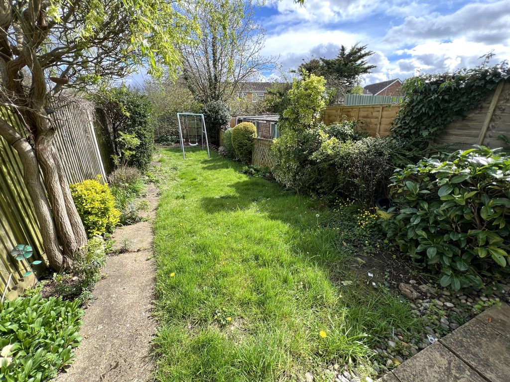 Property photo 2 of 8 Garden
