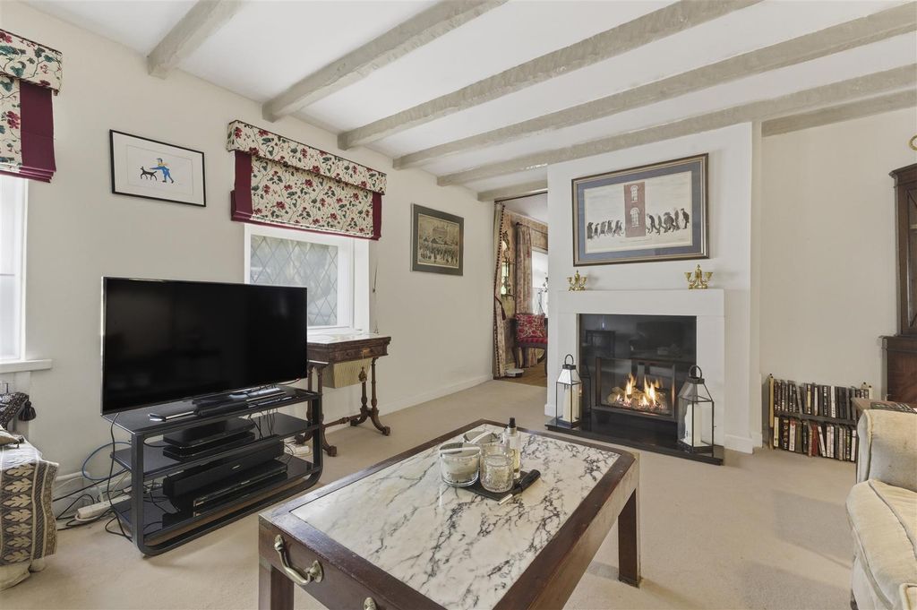 Property photo 2 of 21