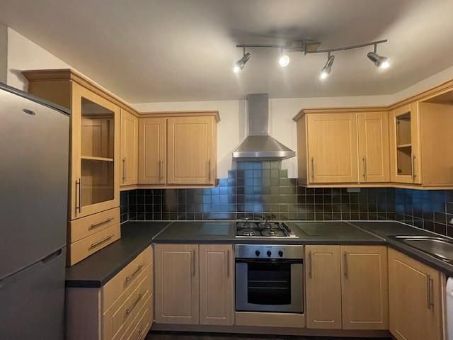 Property photo 3 of 12 Fitted Kitchen: