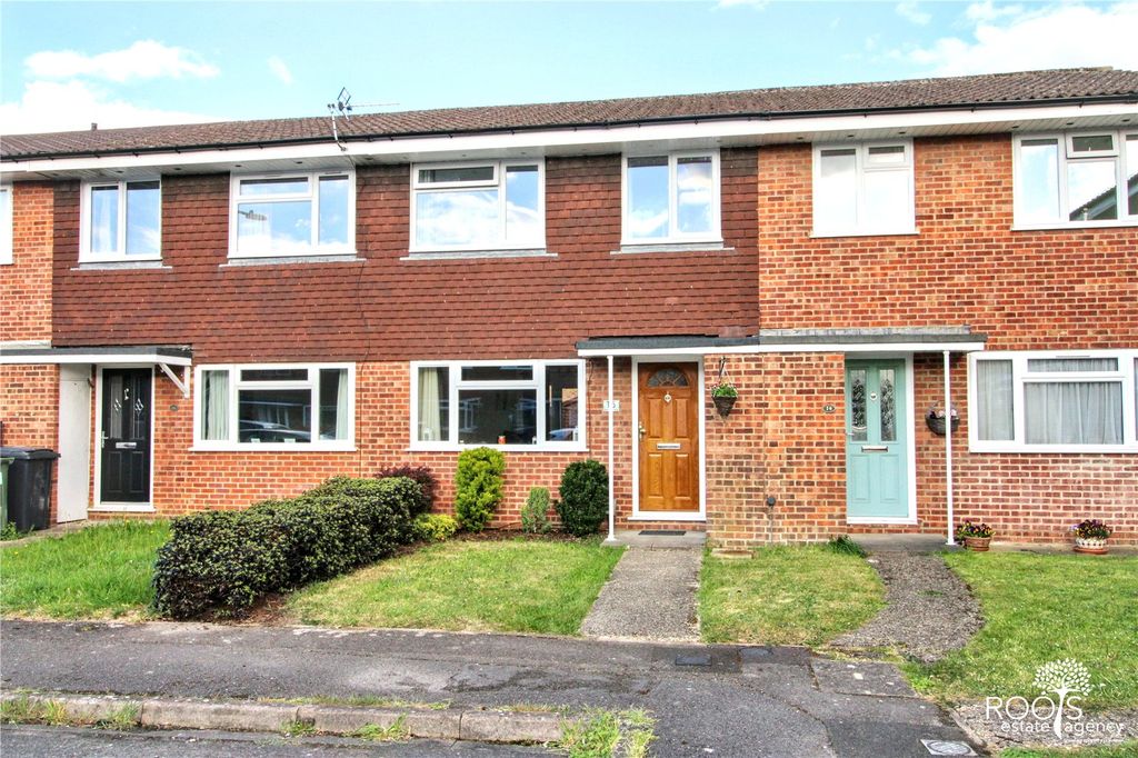 Property photo 1 of 9 Frontage