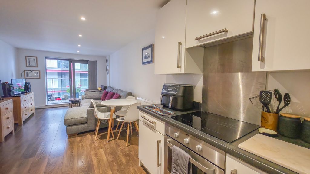 Property photo 3 of 19 20251010_103121