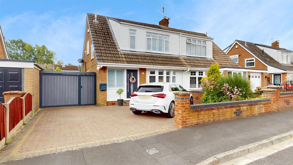 Property photo 1 of 27 Whiteside Road For Sale