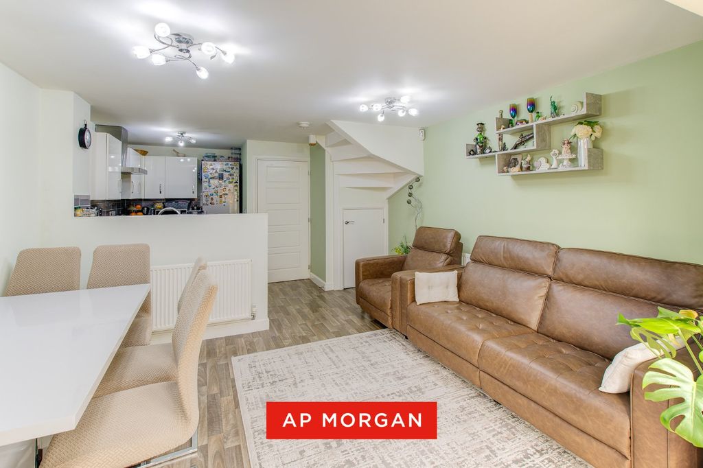 Property photo 3 of 18 Picture No. 21