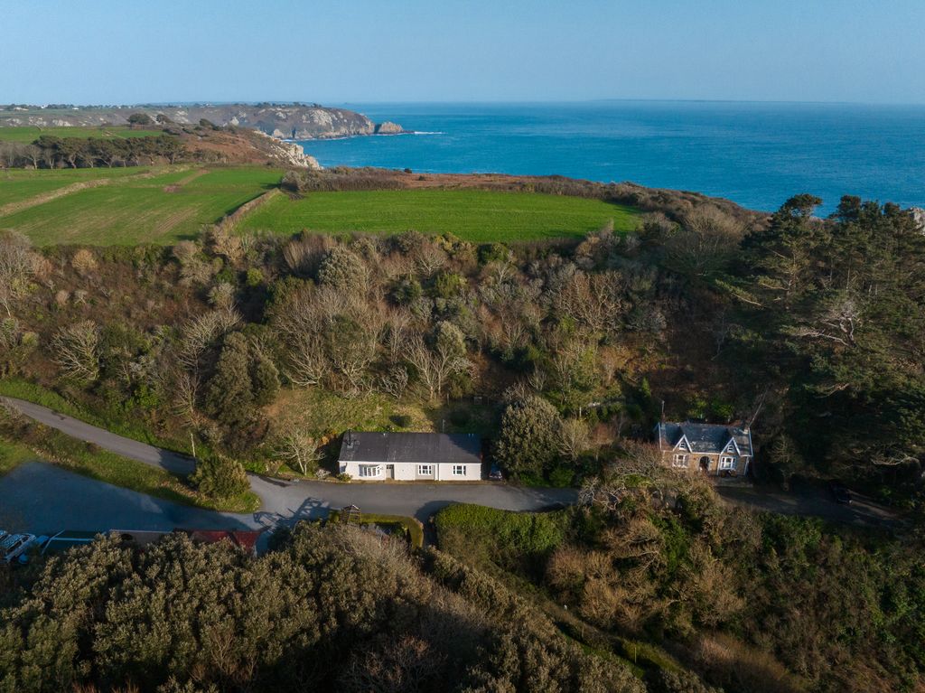 Property photo 2 of 20