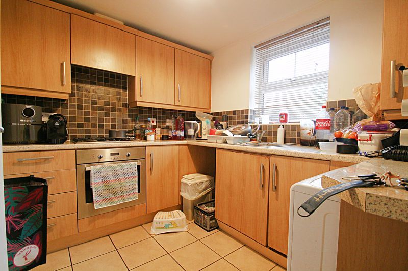 Property photo 2 of 8 Kitchen