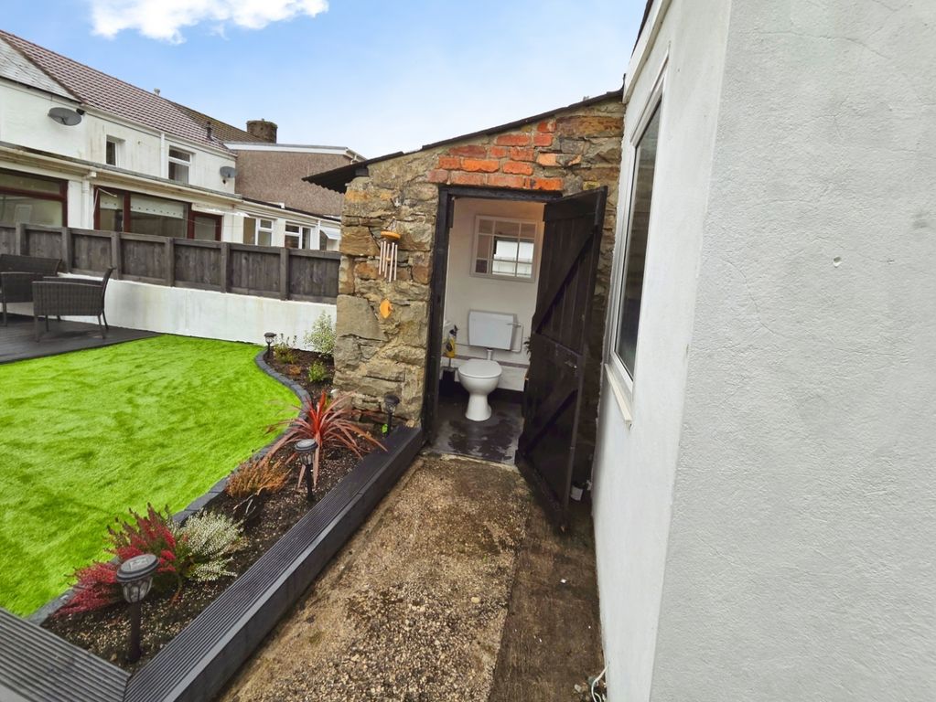 Property photo 3 of 19 Pbox-Img.Jpg