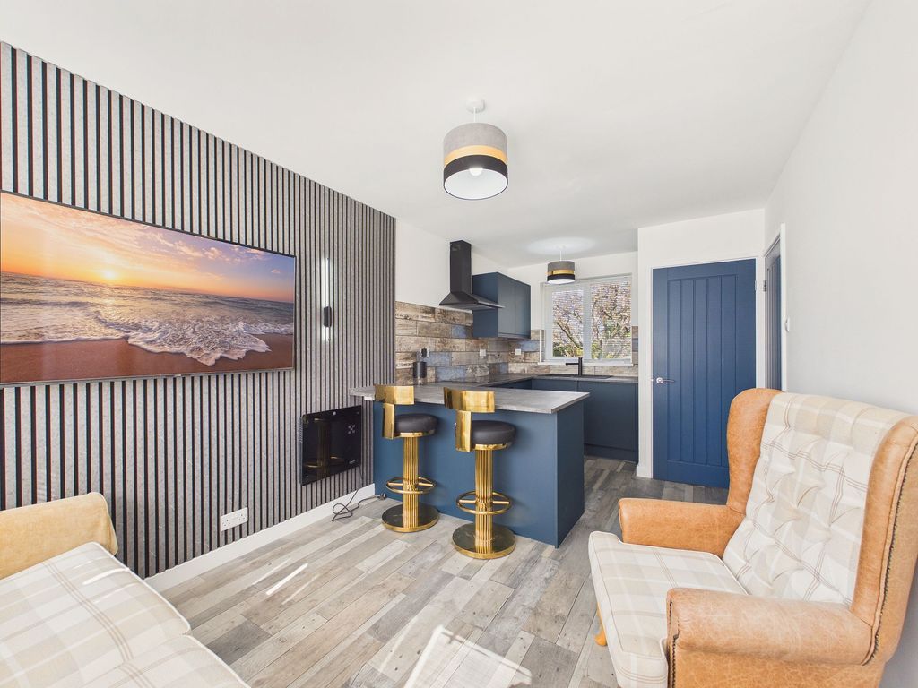 Property photo 2 of 9 Lounge/Kitchen