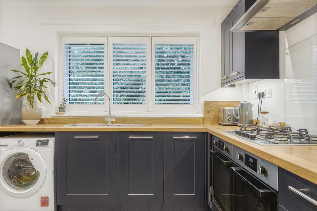 Property photo 3 of 19 Kitchen / Diner