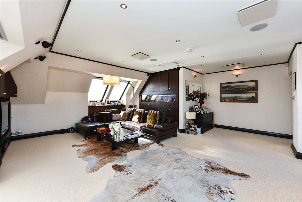 Property photo 3 of 23 Picture No. 17