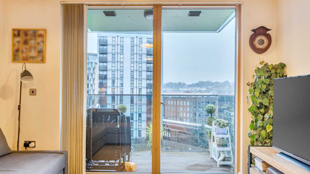 Property photo 3 of 11