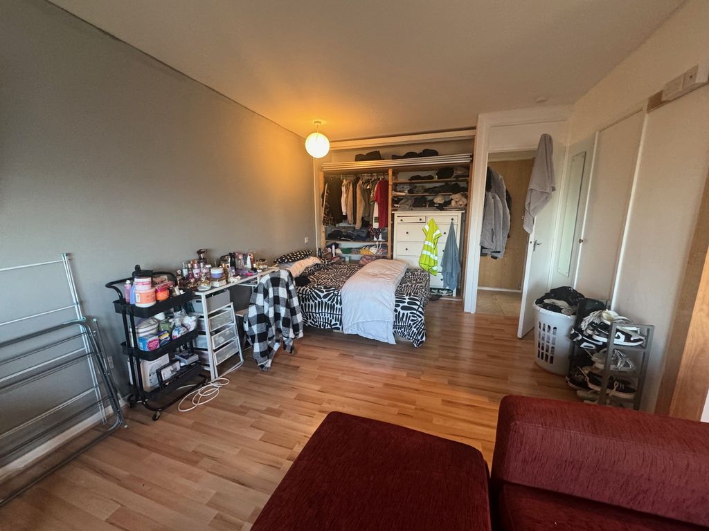 Property photo 2 of 7 23Qe4R43