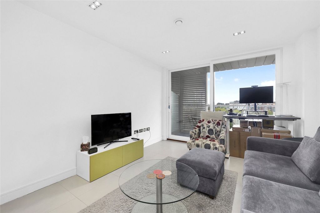 Property photo 2 of 20 Picture No. 14