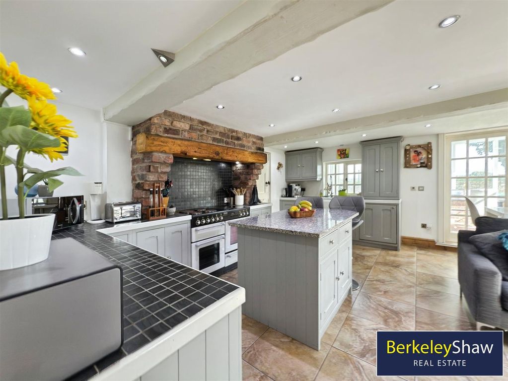 Property photo 3 of 37 Kitchen Diner