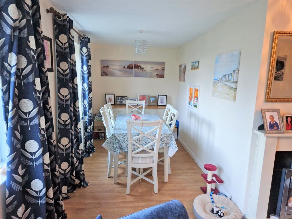 Property photo 3 of 8 Picture No. 04
