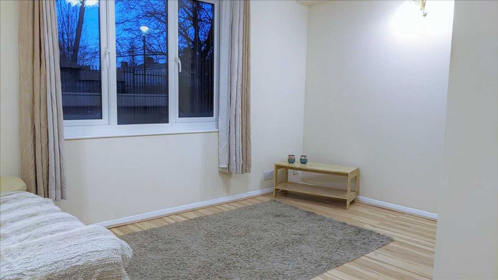 Property photo 1 of 5 Main Picture