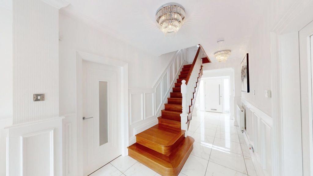 Property photo 2 of 64 Entrance Hall
