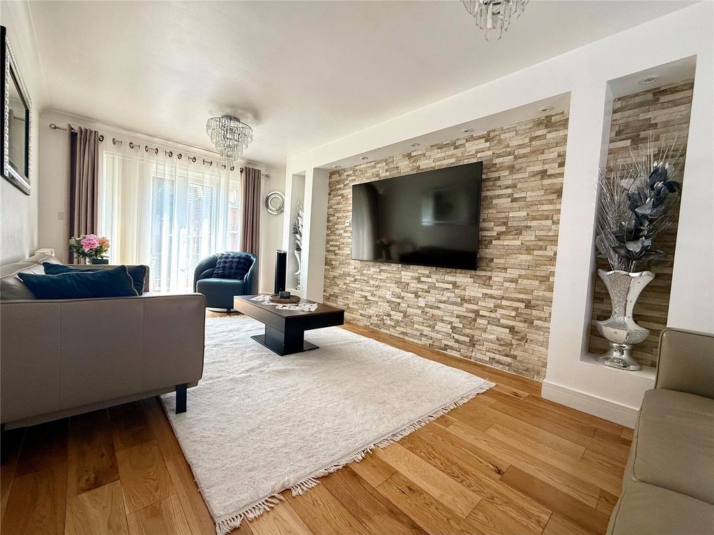 Property photo 2 of 19 Picture No. 18