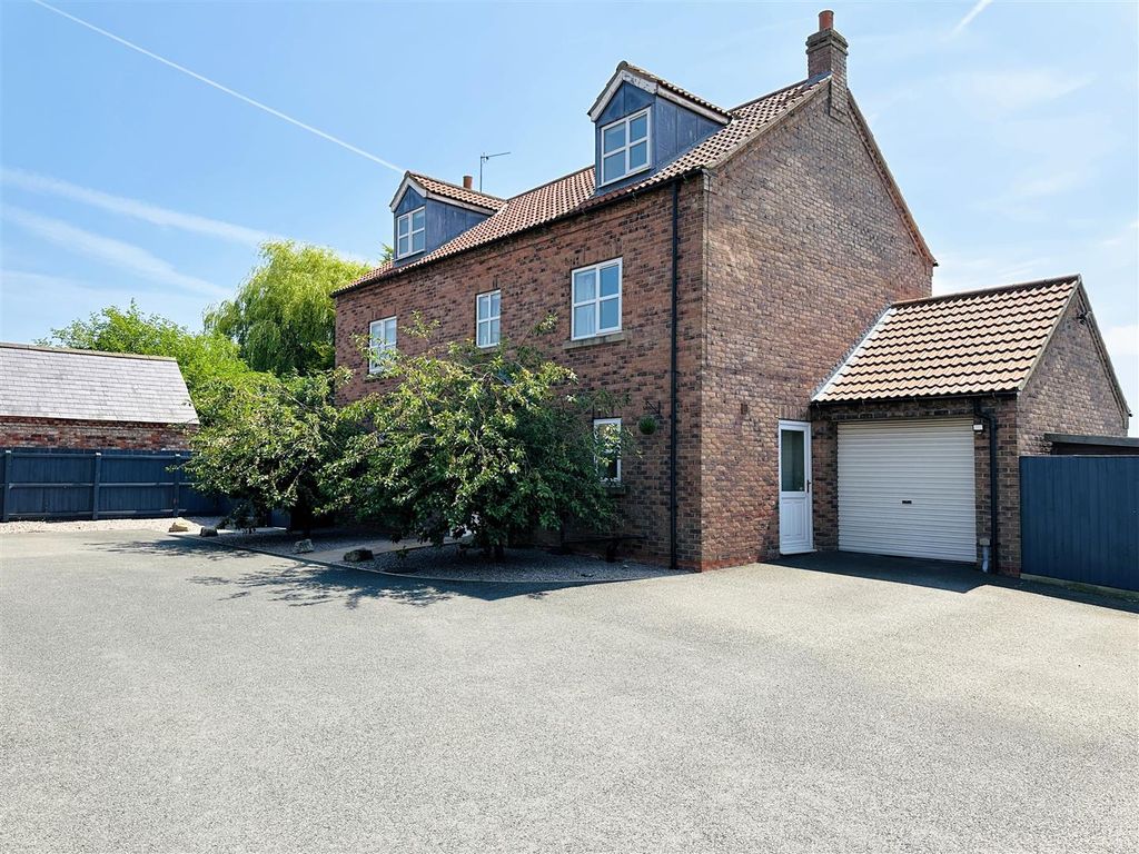 Property photo 1 of 27